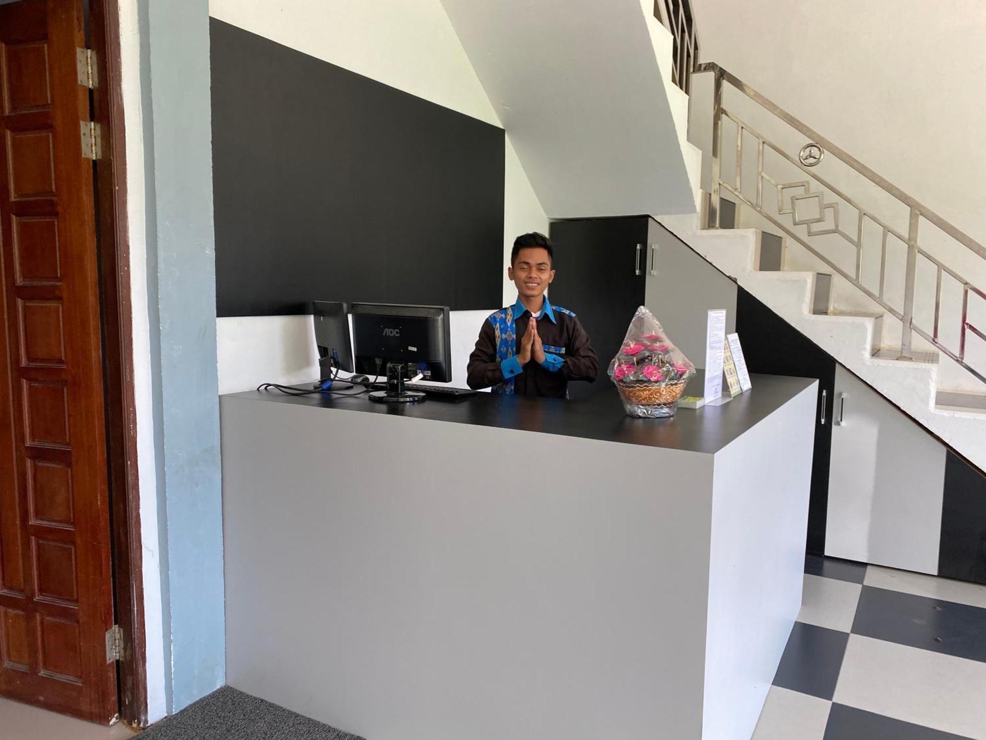 Khalisa Home Syariah Pontianak Exterior photo